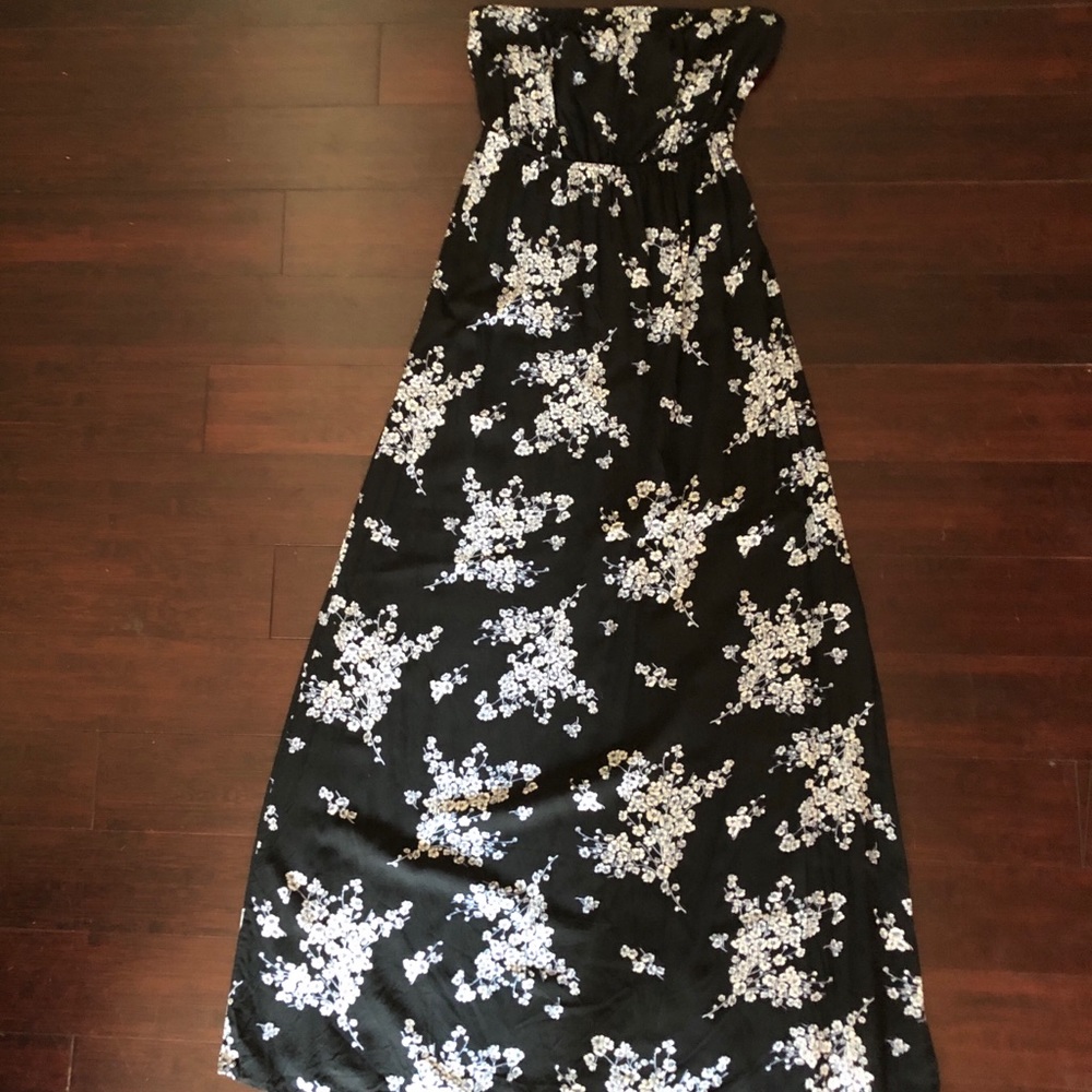 Black H&M Maxi Dress with White and Blue Flowers